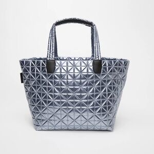 VEE WEEKENDER Travel Bag in ICY SILVER Color